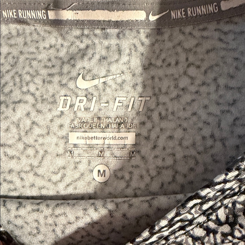 Women's Nike t shirt - Picture 4 of 5